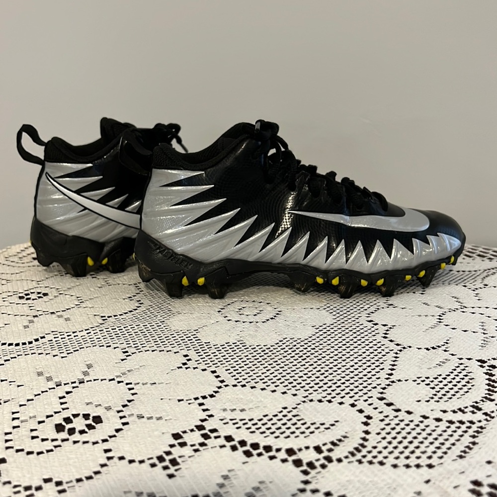 Boys Nike Alpha cleats